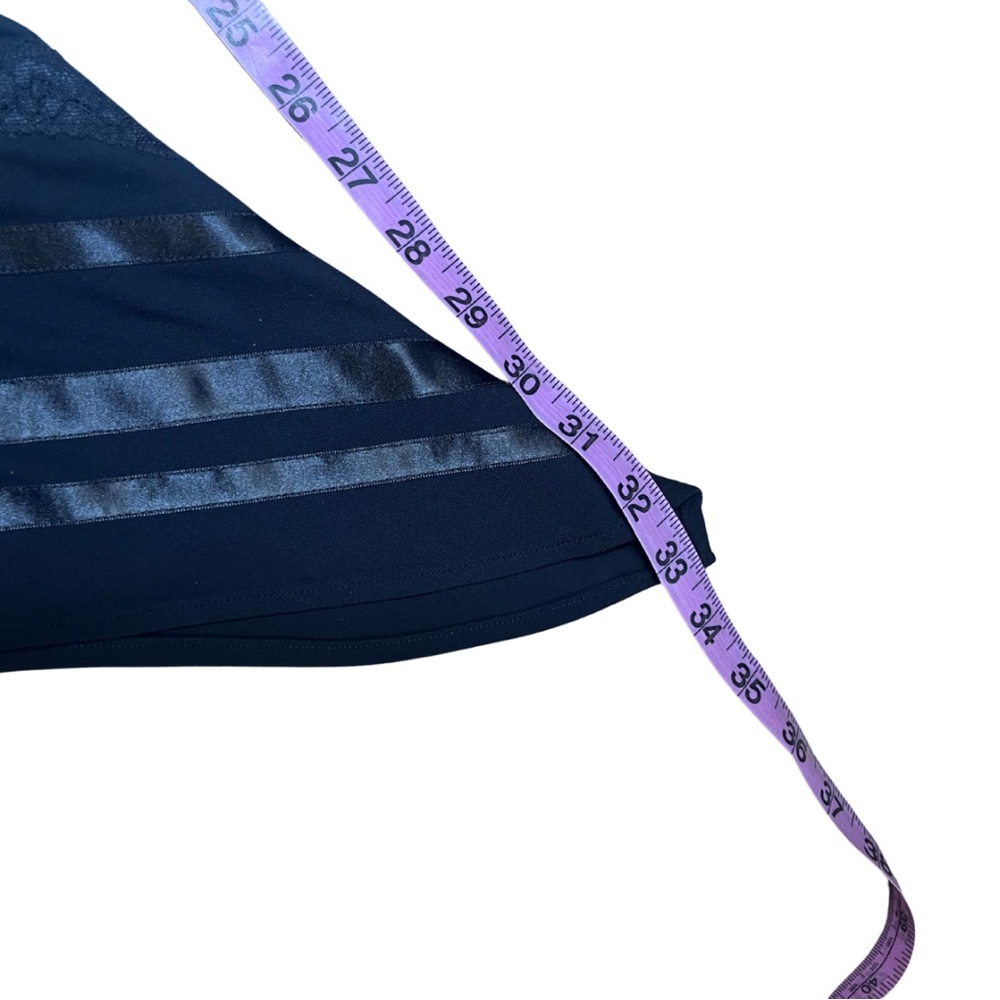 New Vintage Y2K Express Mermaid Skirt 🖤
Size: Medium - Picture 10 of 11